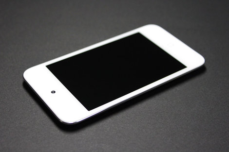 ipodtouch_4th_white_2.jpg