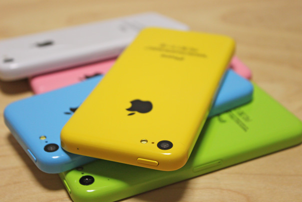 iphone5c_mock_all_colors_4