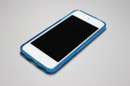 softshell_for_ipod_touch_5th_3.jpg