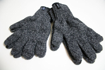 dots_gloves_review_7.jpg