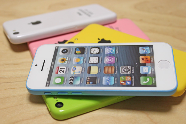 iphone5c_mock_all_colors_5