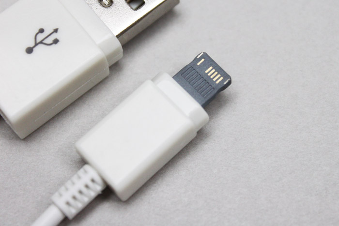 100yen_lightning_cable_iphone6_2