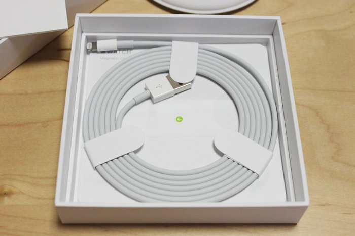 apple_watch_manetic_charging_dock_review_3